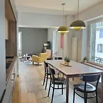 Magnifique Au Centre De